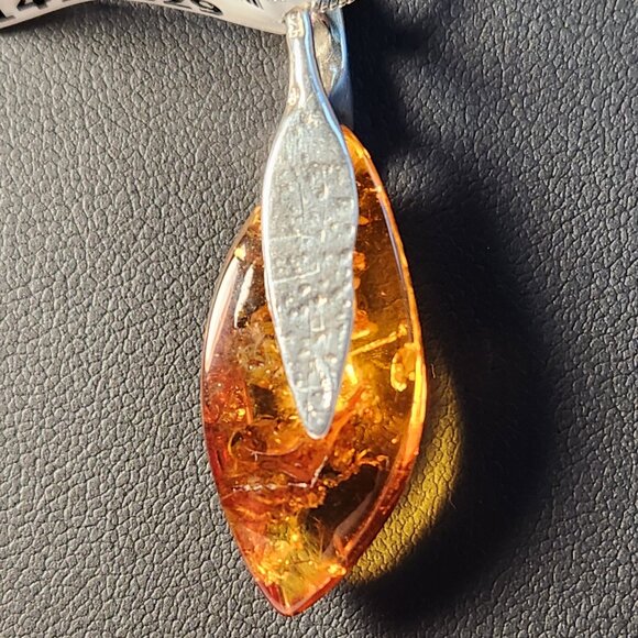 VTG HUGE! NWT Hammered LEAF Baltic Amber Pendant in Sterling Silver w/ 925 Chain - Picture 8 of 12